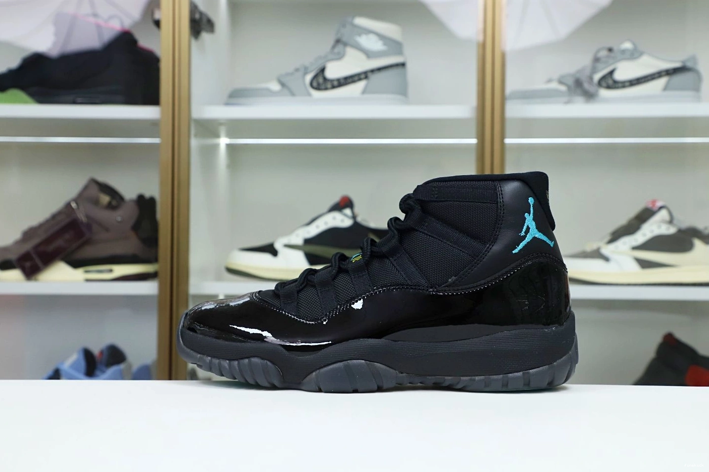 RETRO JORDAN GAMMA BLUE AIR 11 0911